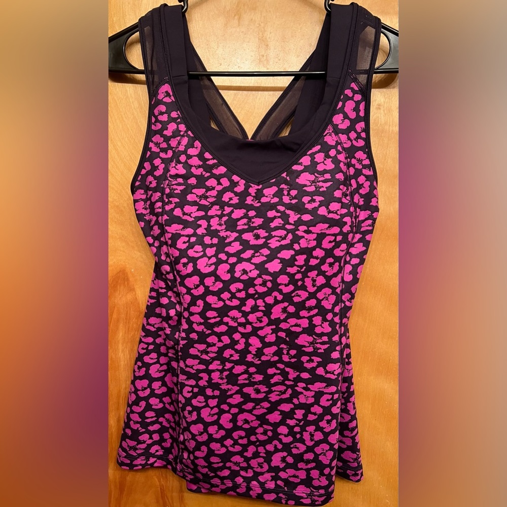 Beautiful Lululemon top with built in sports bra